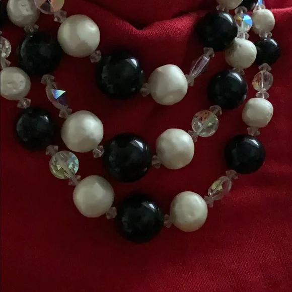 Vintage 50s Glamorous Beads - Picture 3 of 5